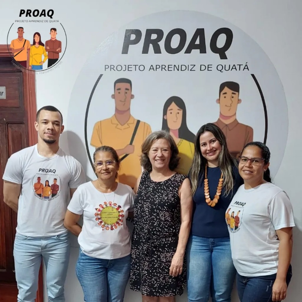 Equipe do PROAQ, Projeto Aprendiz de Quatá, no Centro Comunitário de Quatá